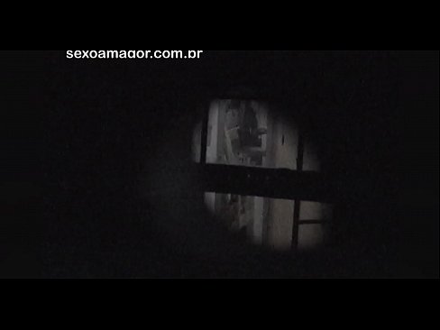 ❤️ Блонді таємно знімає на відео сусідський вуайерист, прихований за порожнистими цеглами ❤️❌ Порно на uk.amourpassionfever.ru ❌
